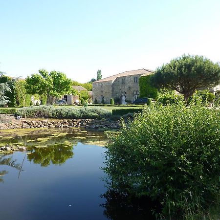 Logis De La Robliniere Bed & Breakfast Landevieille Екстериор снимка