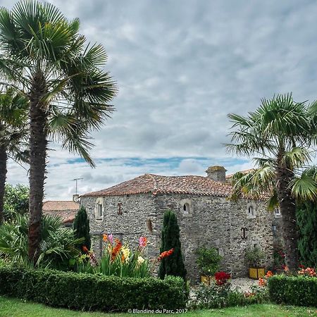 Logis De La Robliniere Bed & Breakfast Landevieille Екстериор снимка
