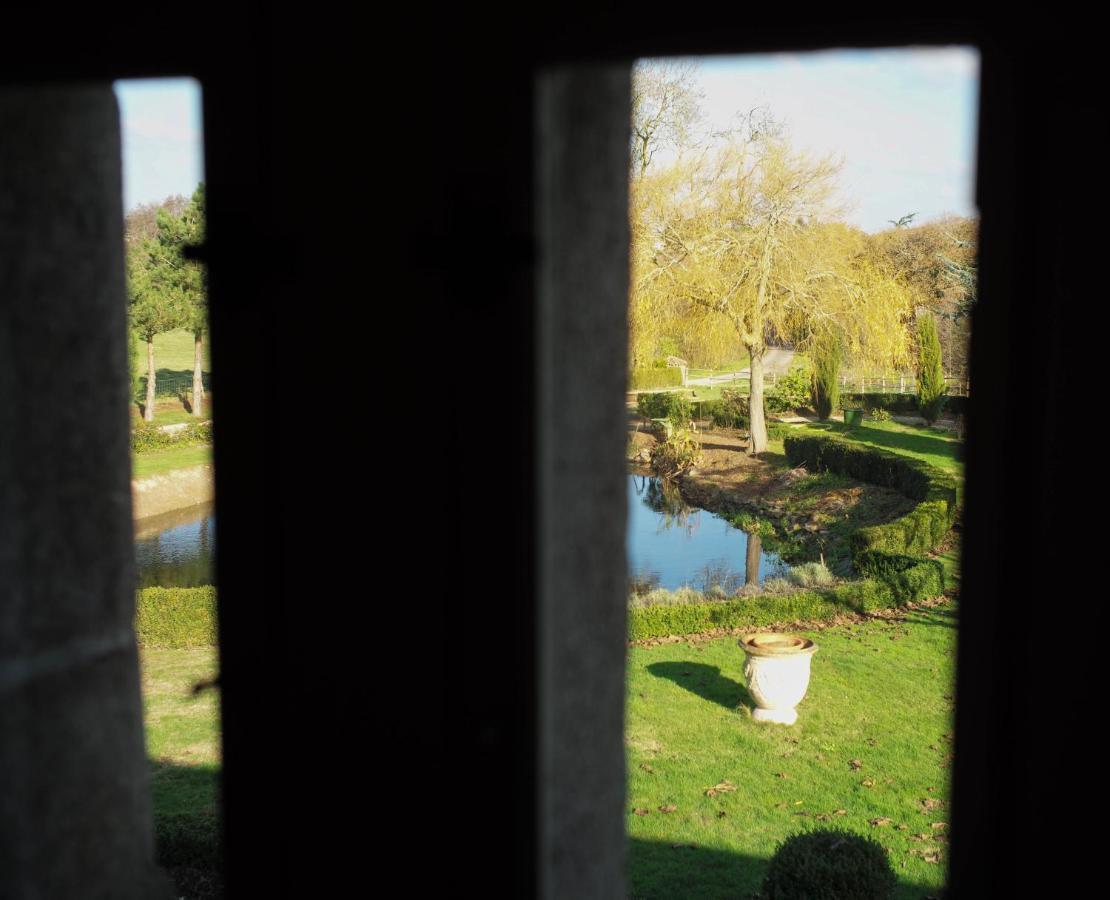 Logis De La Robliniere Bed & Breakfast Landevieille Екстериор снимка